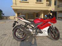 Yamaha YZF R15 V2