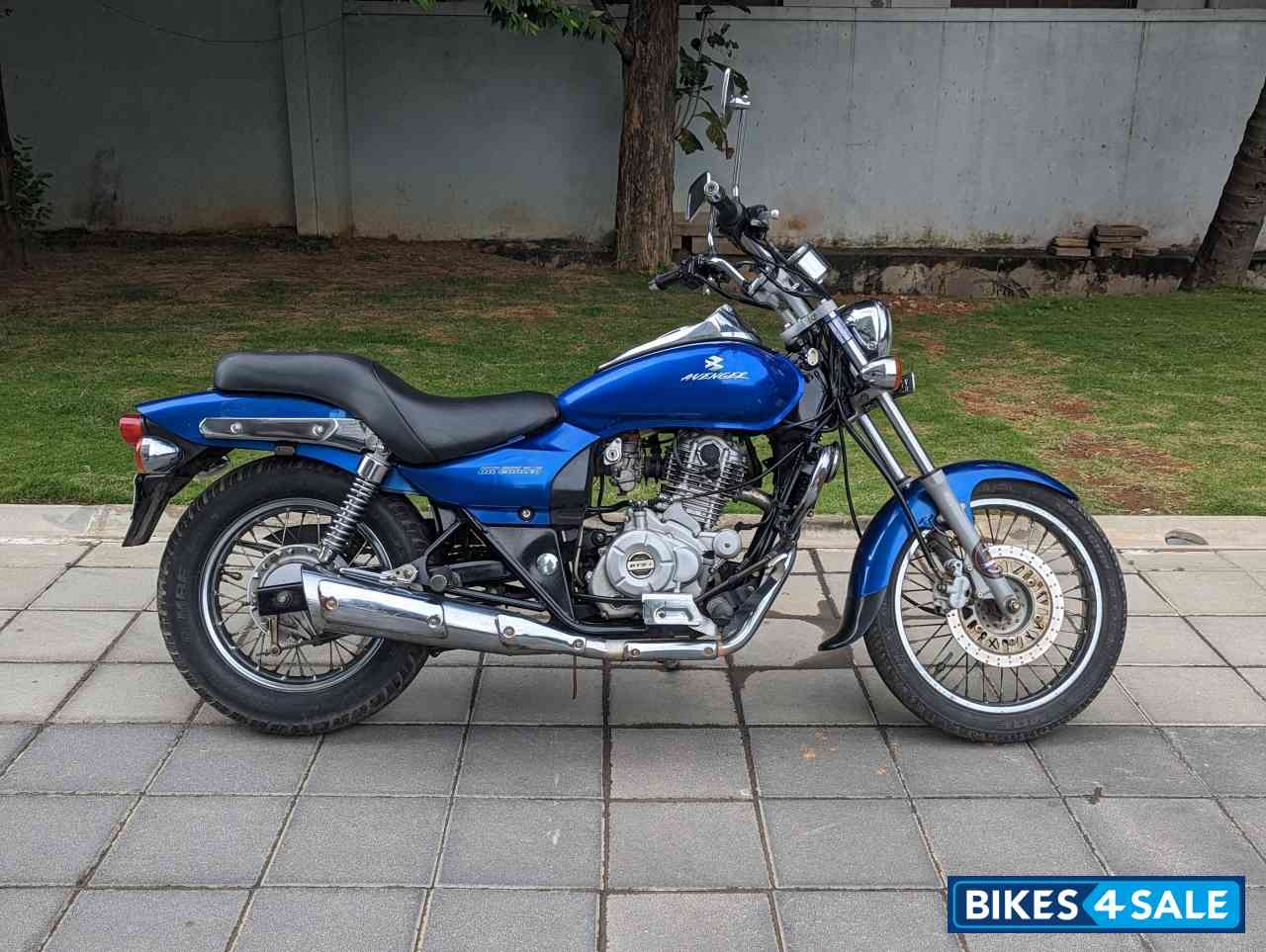 Bajaj Avenger 220 DTS-i