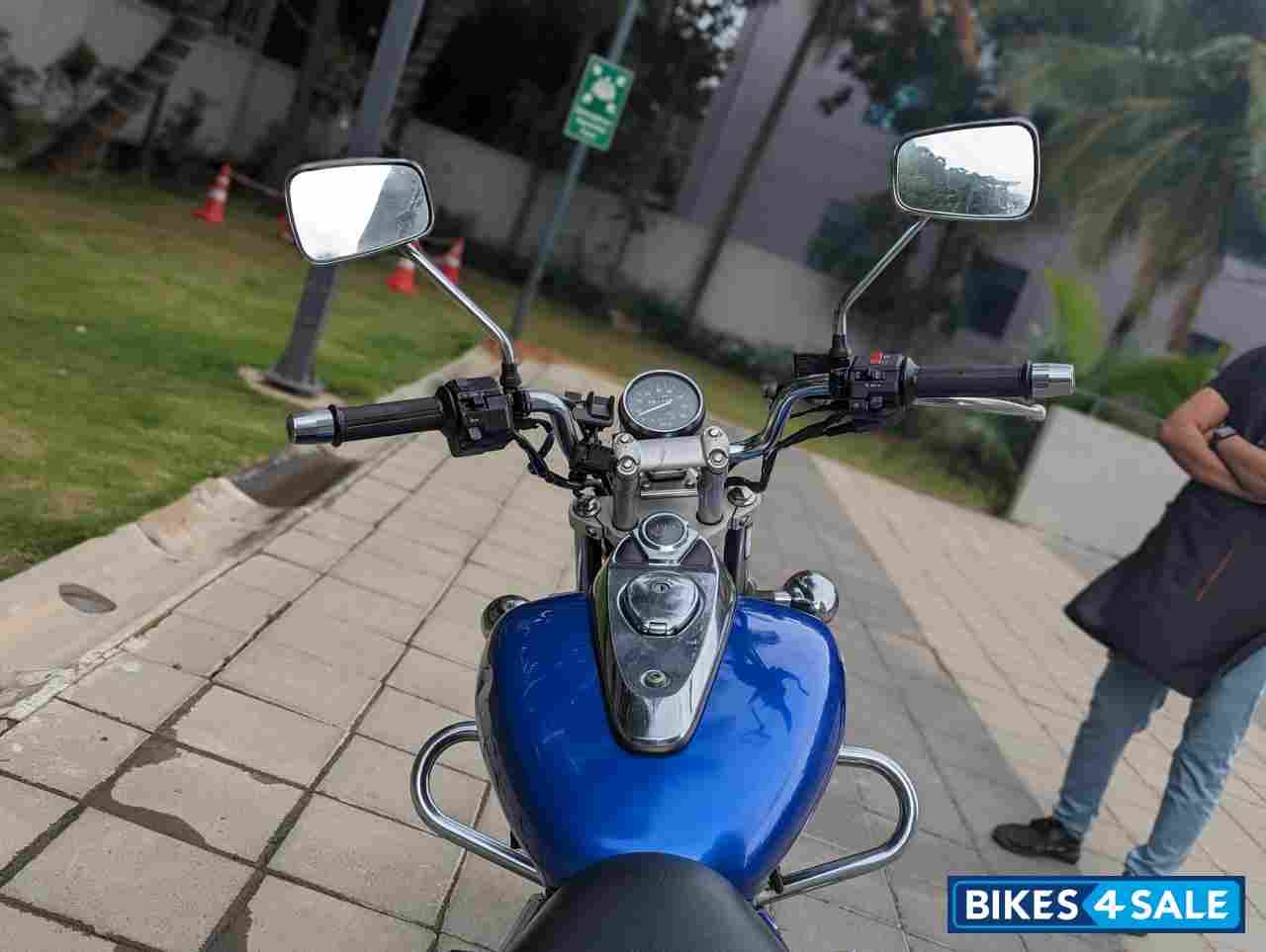 Bajaj Avenger 220 DTS-i Bajaj Avenger 220 DTS-i