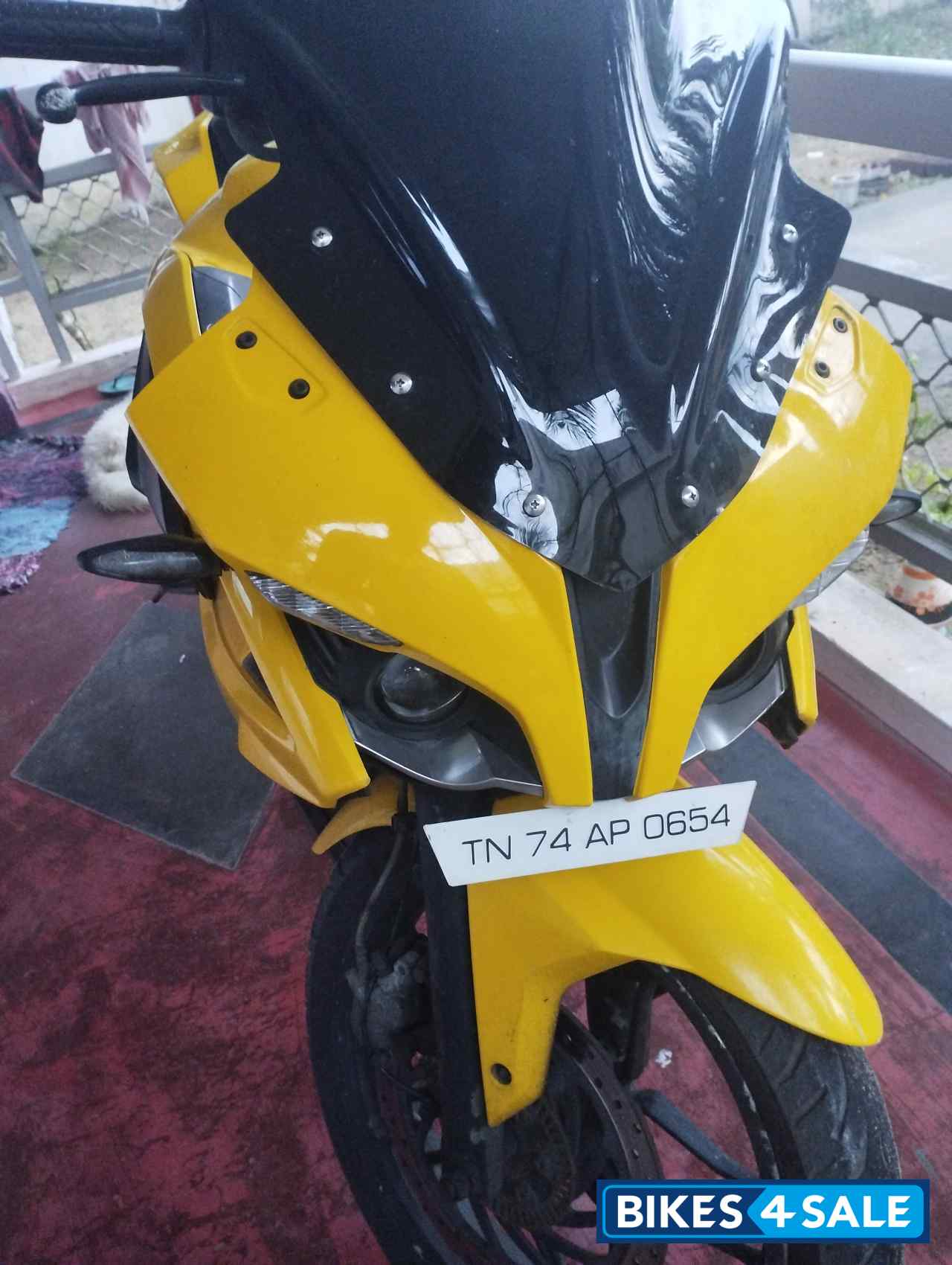 Bajaj Pulsar RS 200 ABS