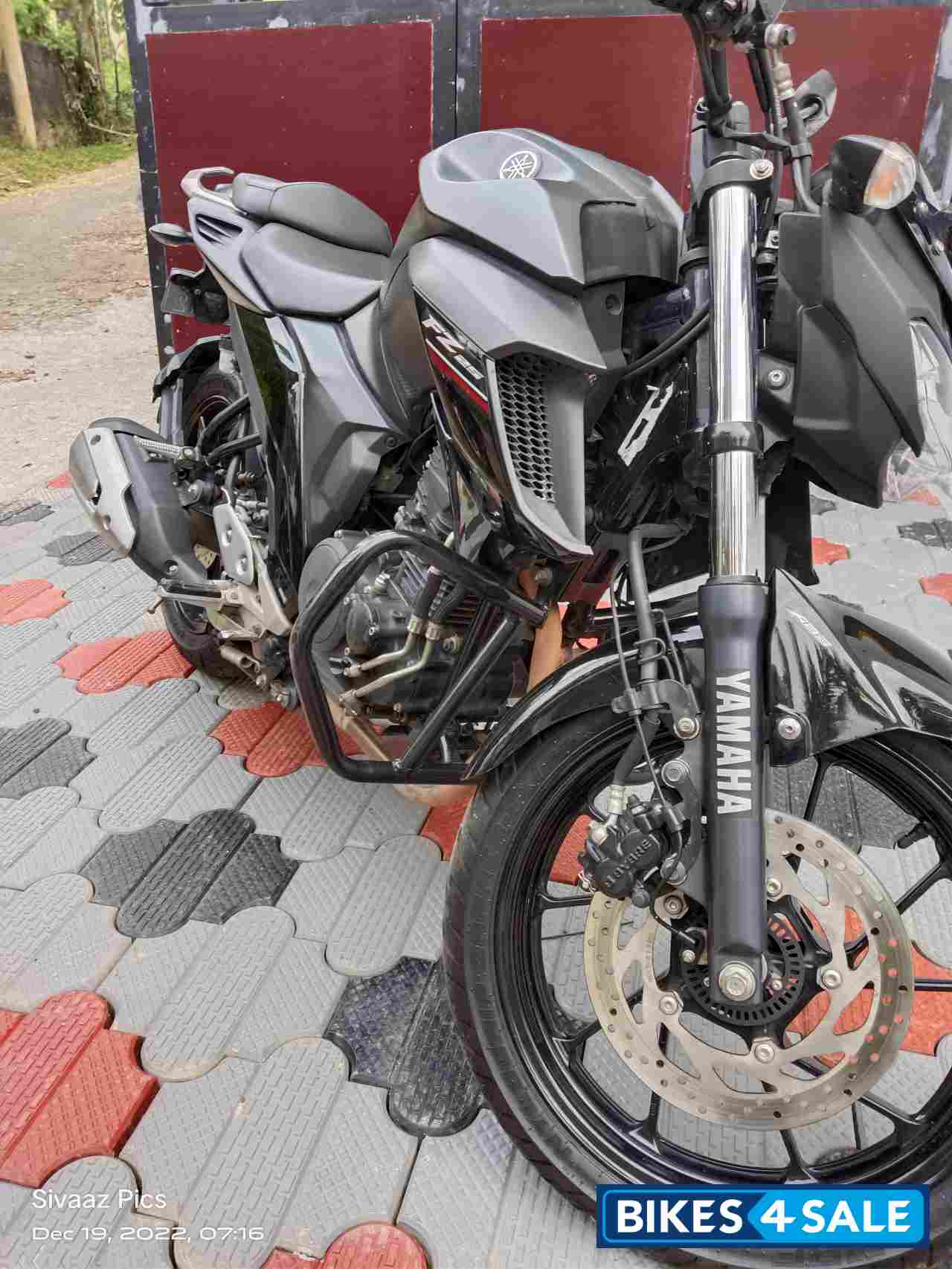 Yamaha FZS 25