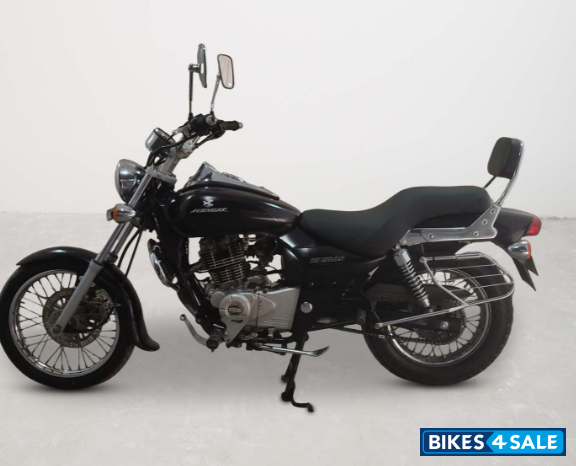 Bajaj Avenger 220 DTS-i