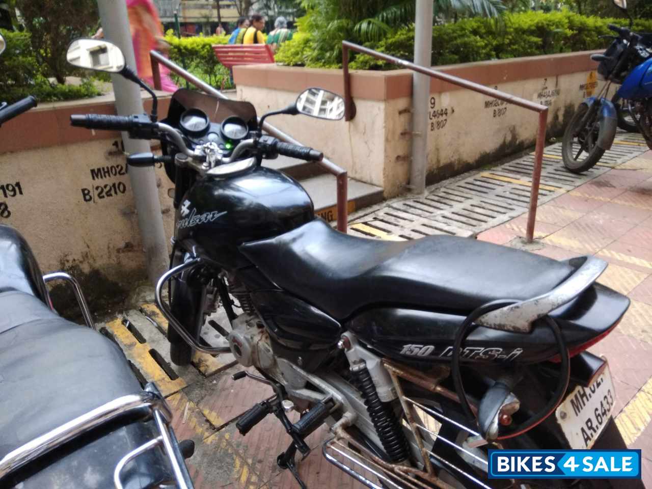 Black Bajaj Pulsar 150 DTSi