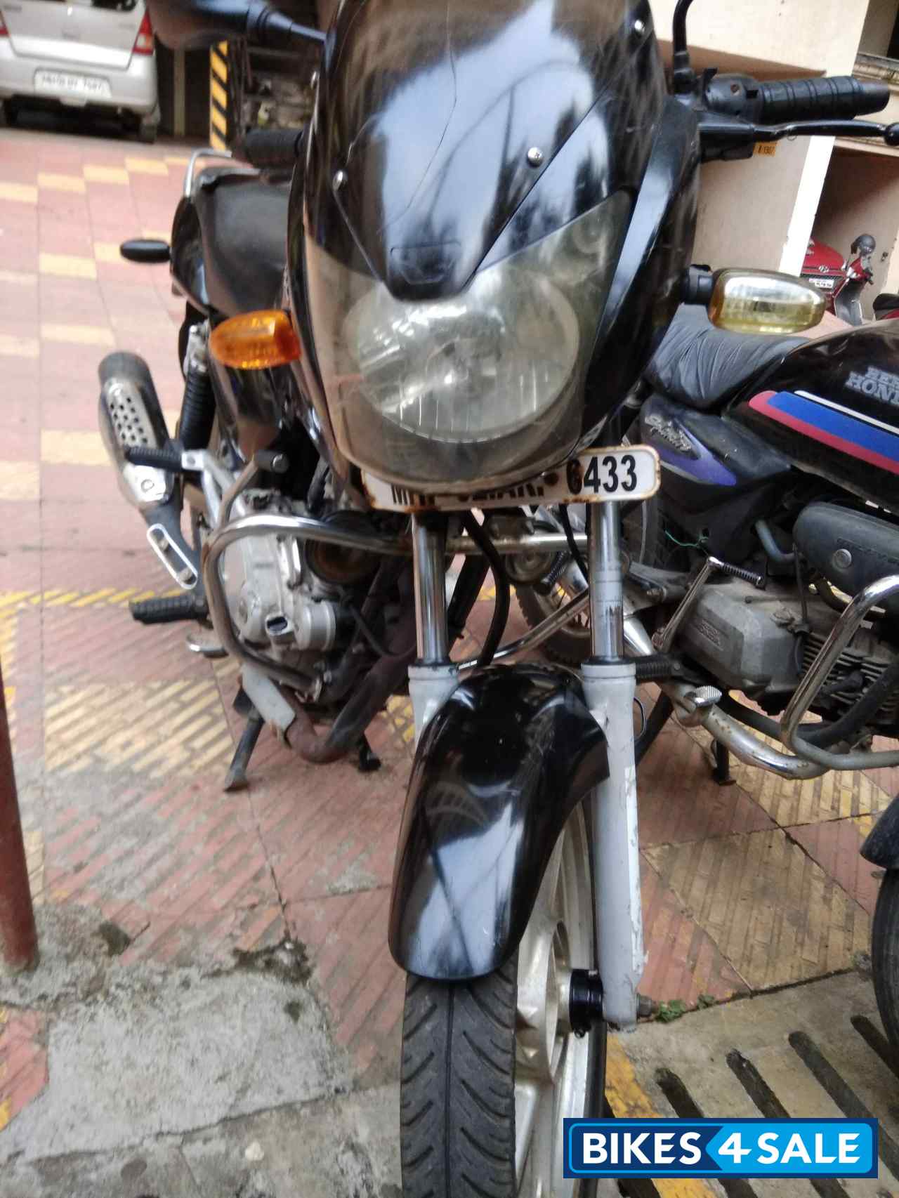 Black Bajaj Pulsar 150 DTSi Black Bajaj Pulsar 150 DTSi