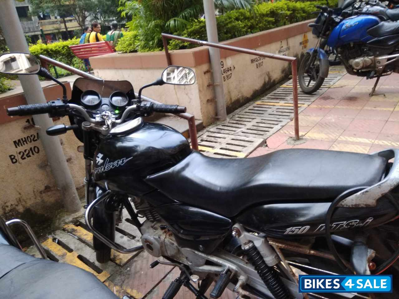 Black Bajaj Pulsar 150 DTSi Black Bajaj Pulsar 150 DTSi