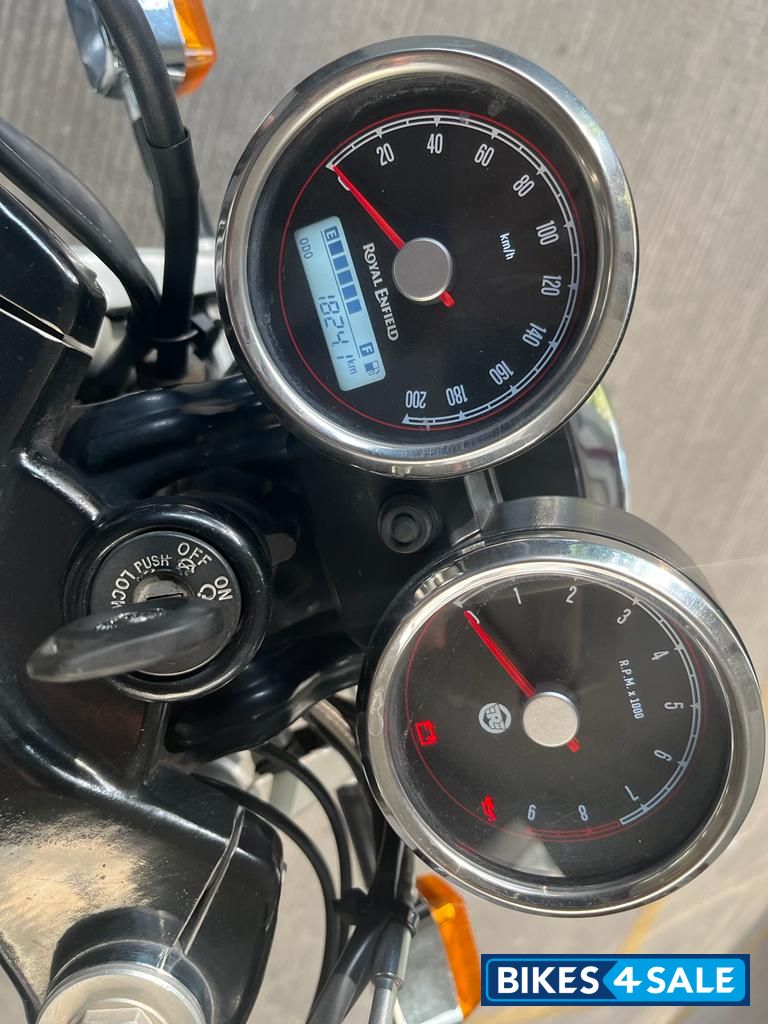 White Royal Enfield Continental GT 650 Twin