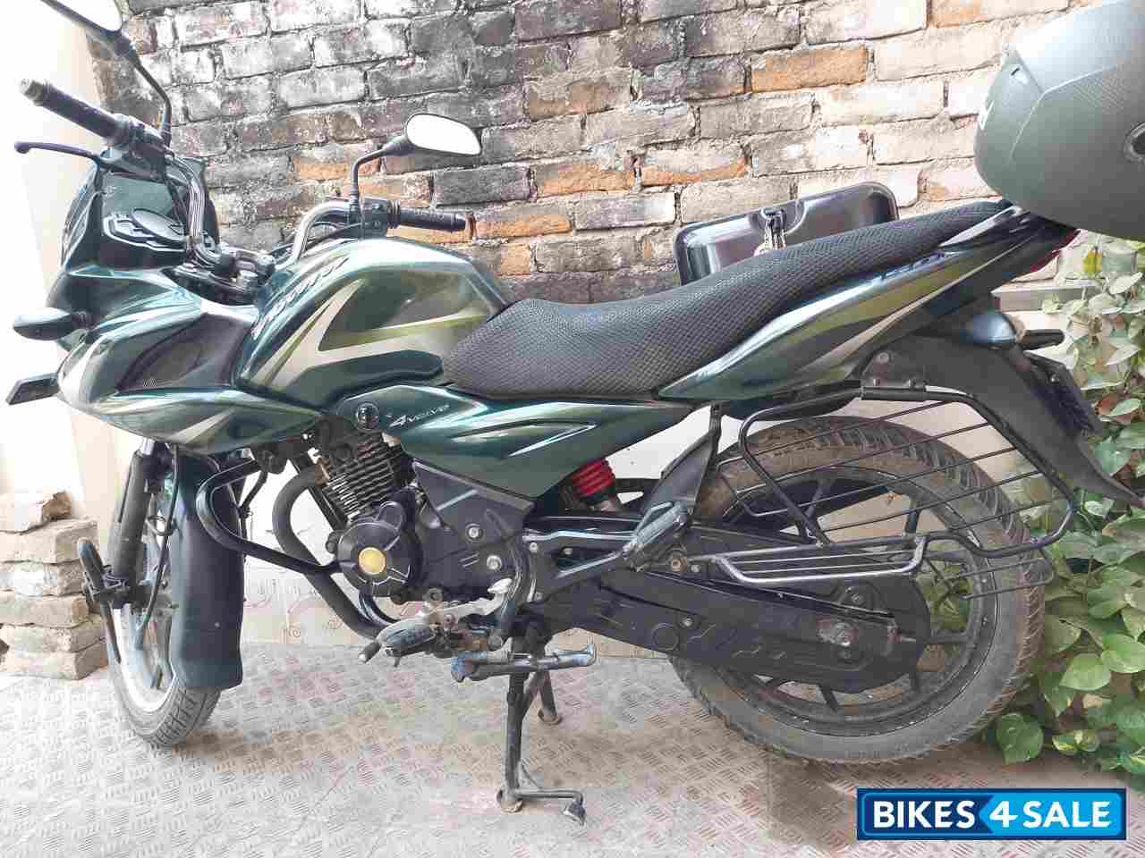 Bajaj Discover 150 F
