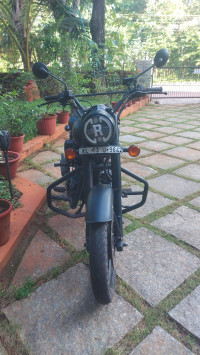 Matt Black Royal Enfield Classic Stealth Black