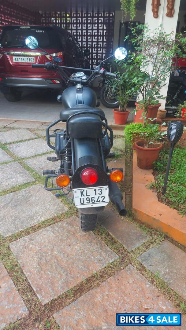 Matt Black Royal Enfield Classic Stealth Black