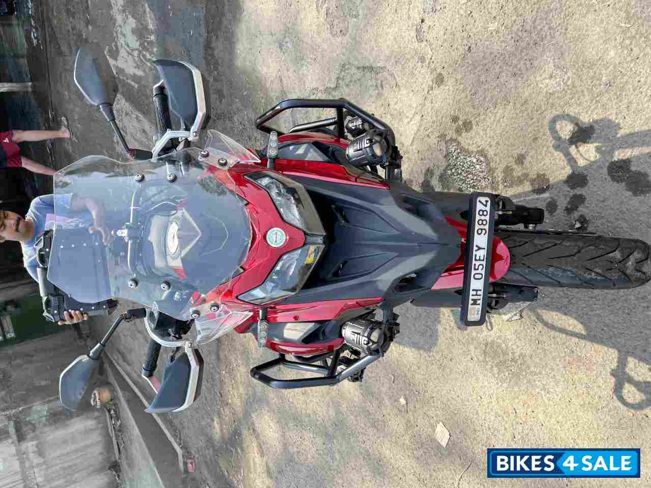Red Benelli TRK 502