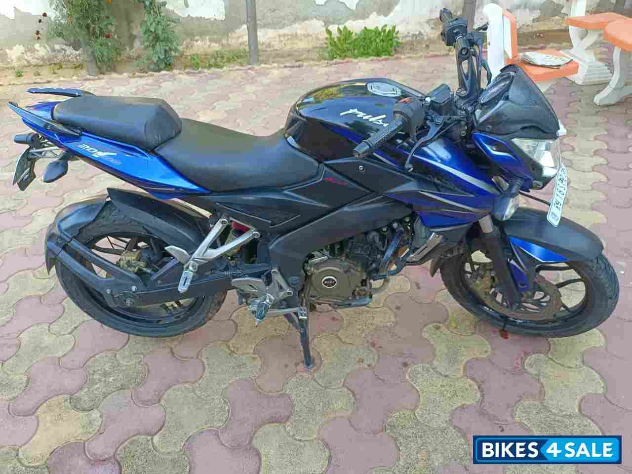 Blue Nd Black Bajaj Pulsar 200 NS