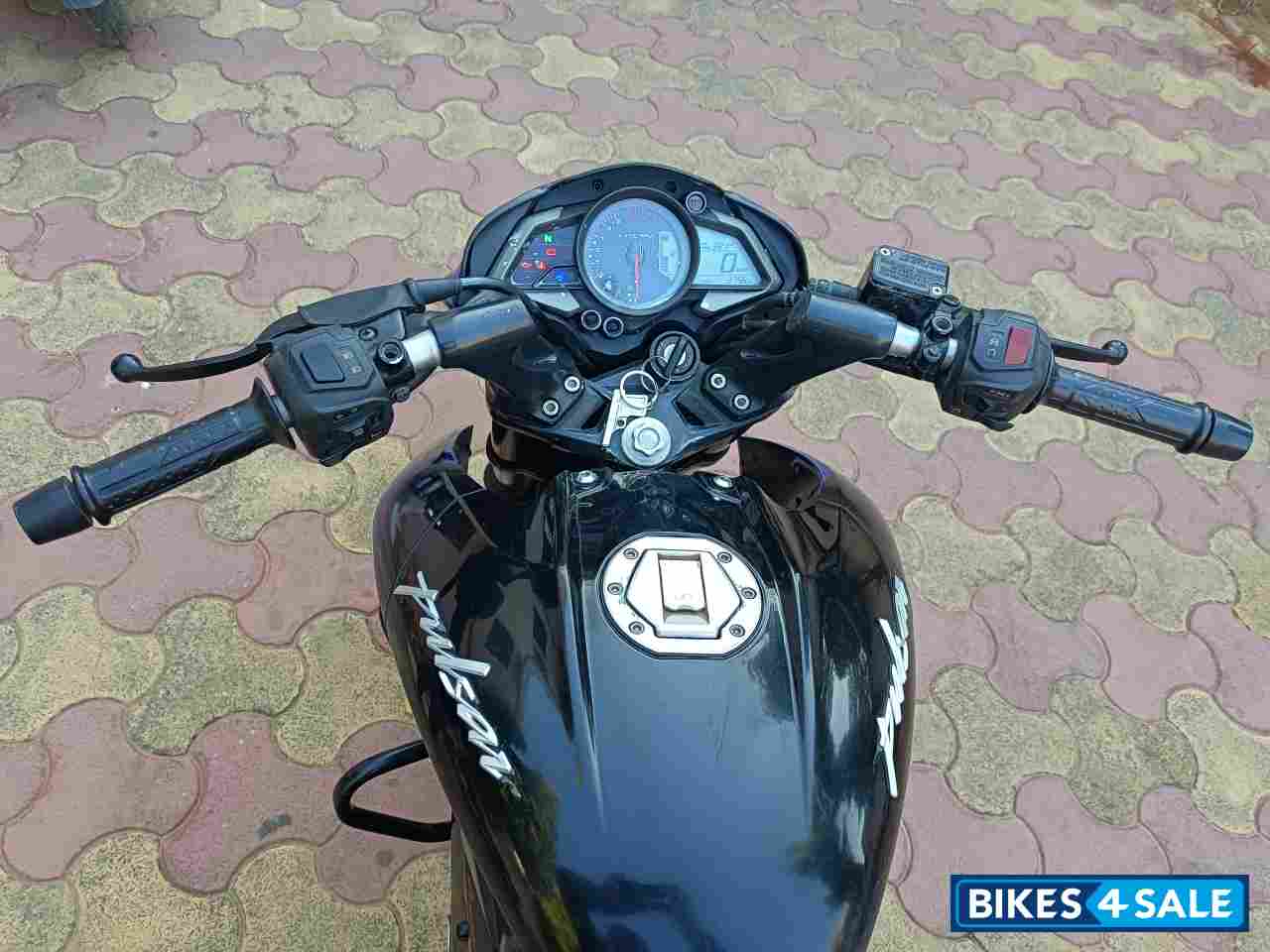 Blue Nd Black Bajaj Pulsar 200 NS