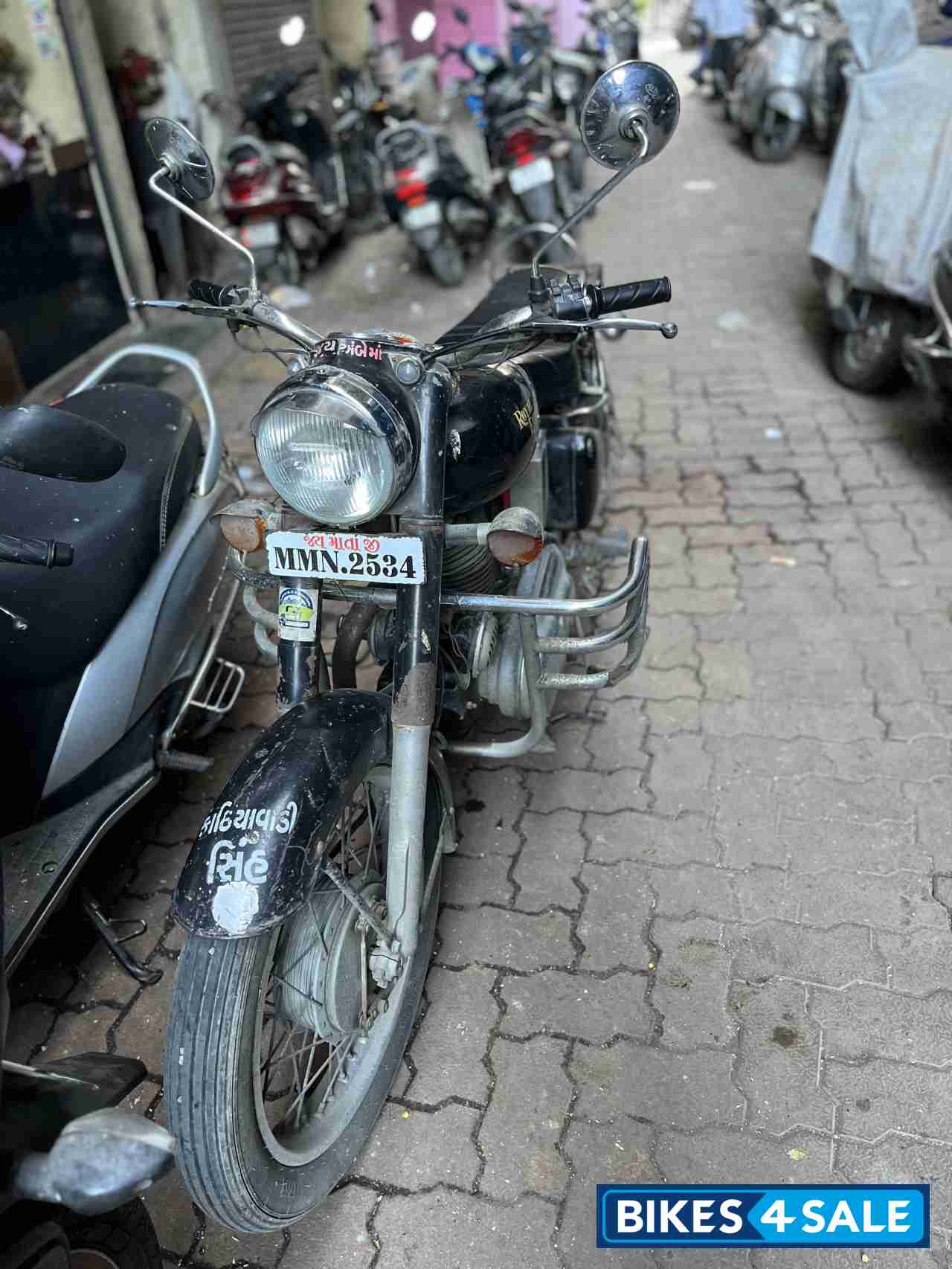 Black Royal Enfield Bullet 350