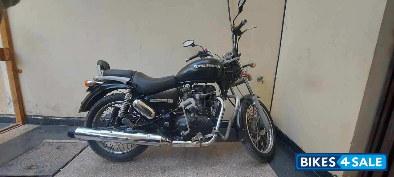 Black Royal Enfield Thunderbird TwinSpark 350