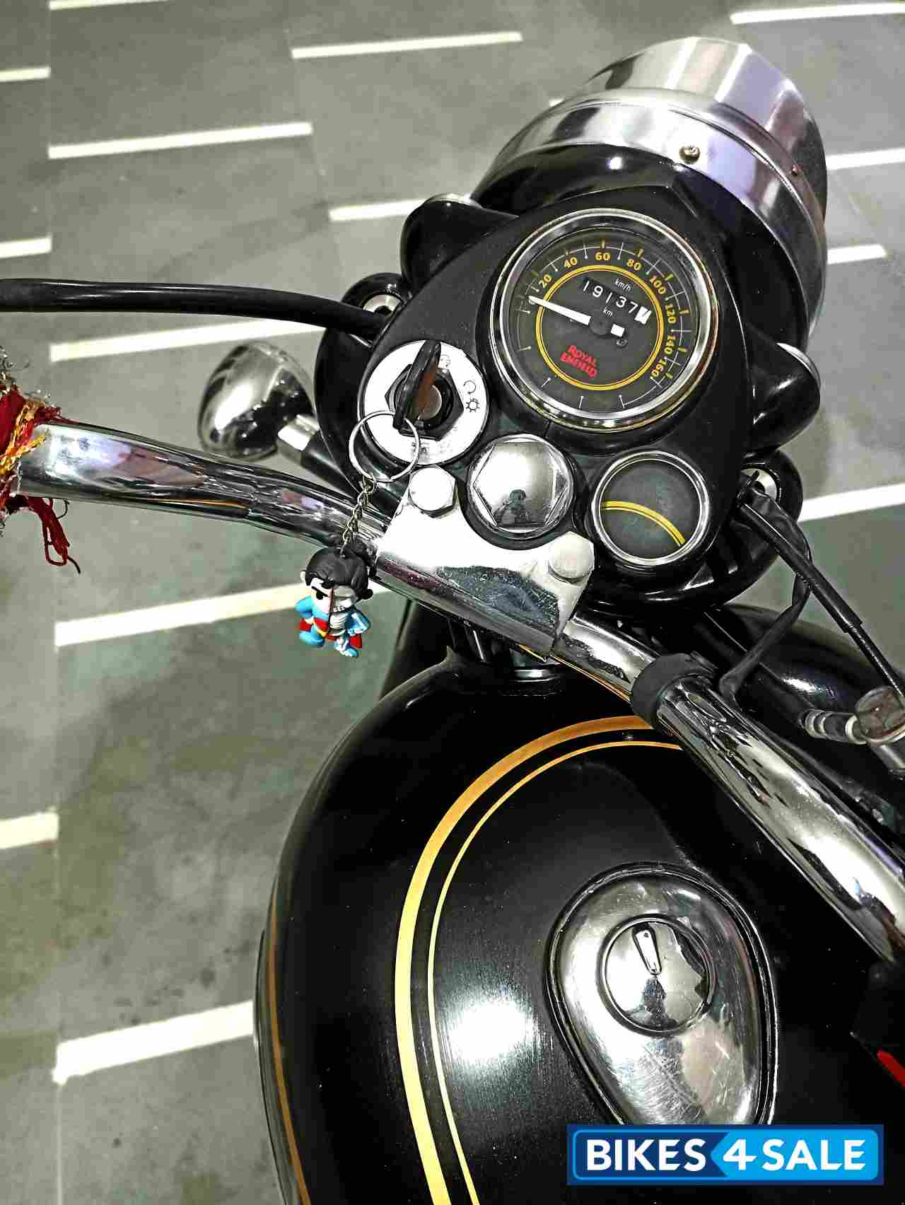 Black Royal Enfield Bullet 350 KS BS6