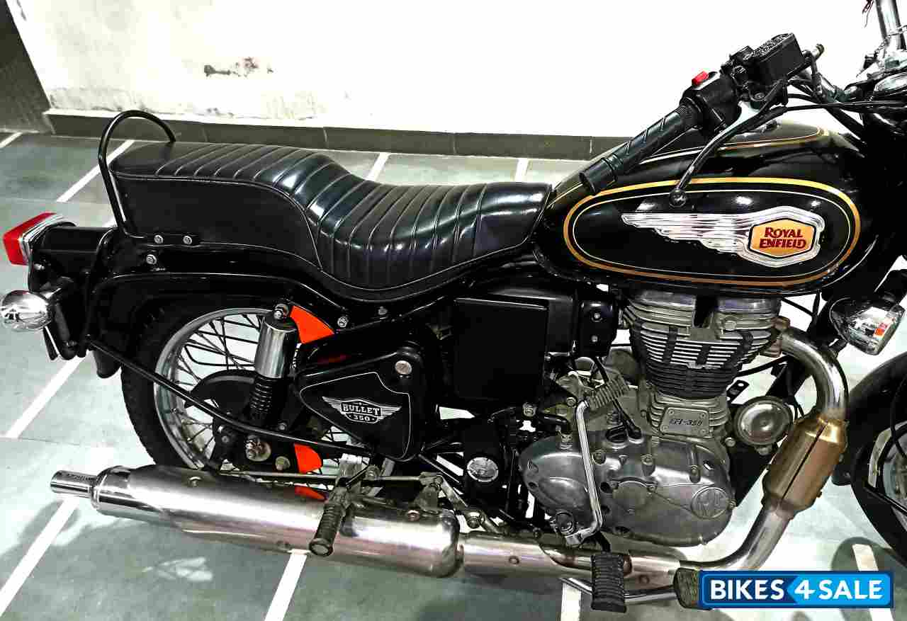 Black Royal Enfield Bullet 350 KS BS6