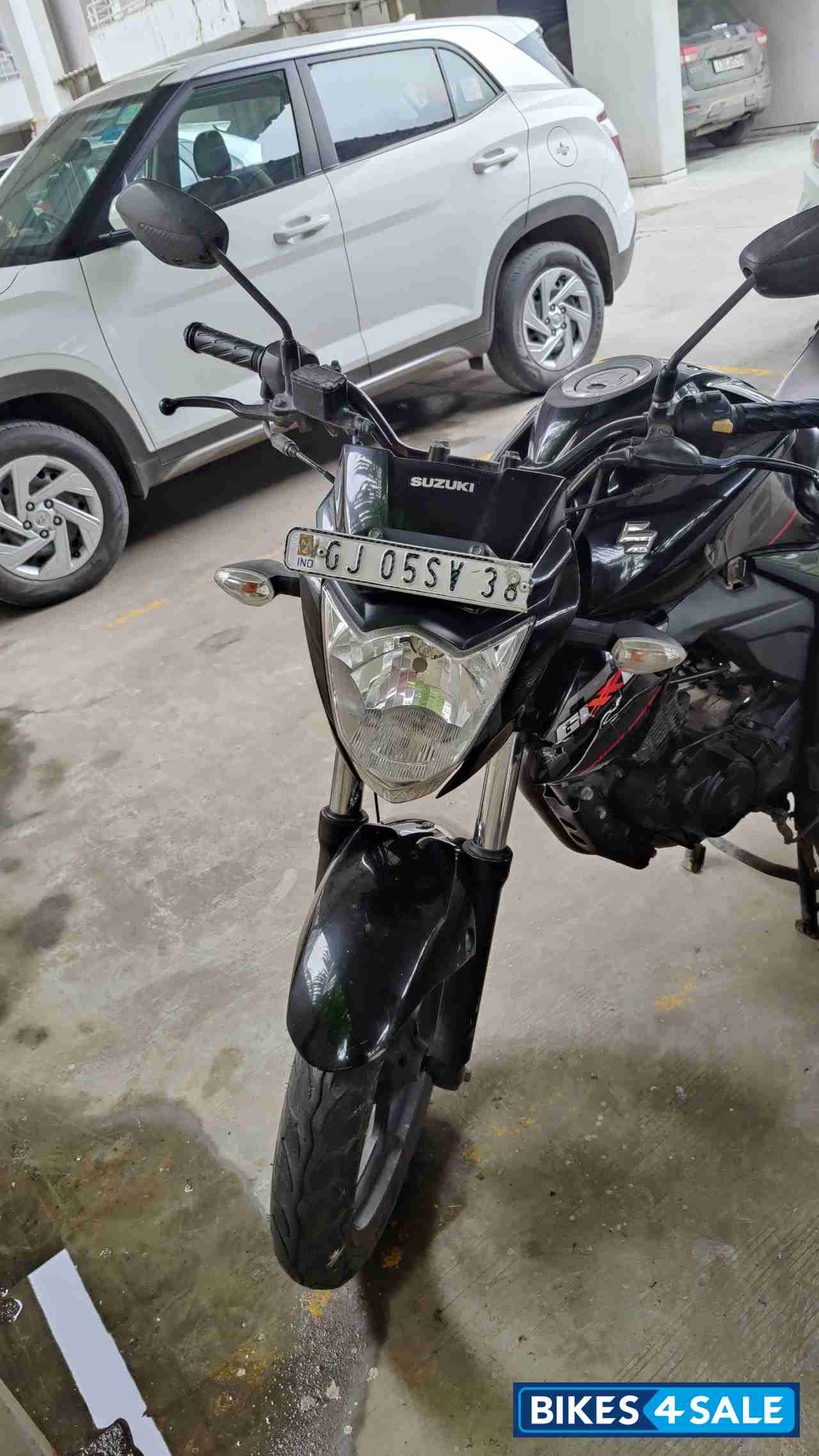Black Suzuki Gixxer 150