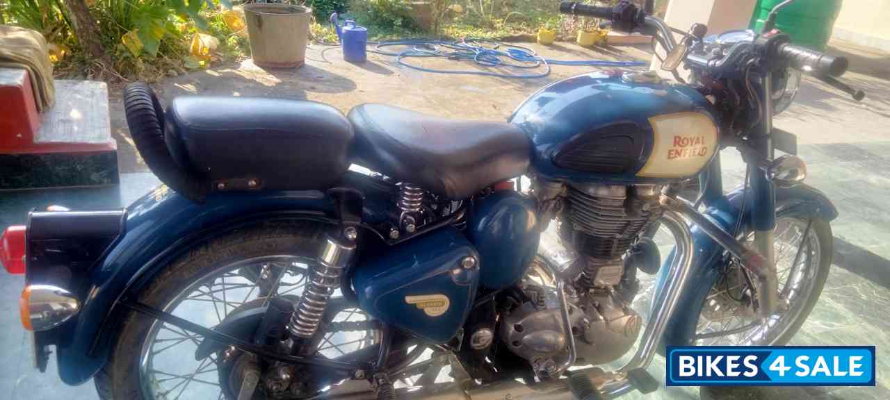 Blue Royal Enfield Classic 350
