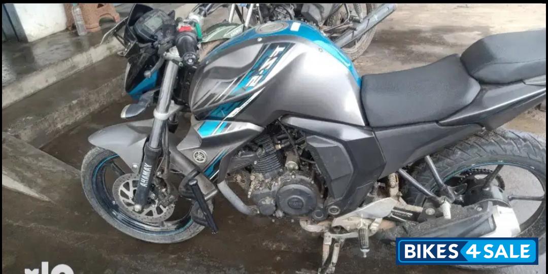 Mnm3 ( Blue & Grey) Yamaha FZ-S