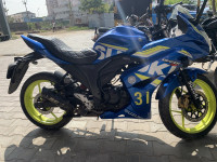 Blue Suzuki Gixxer SF