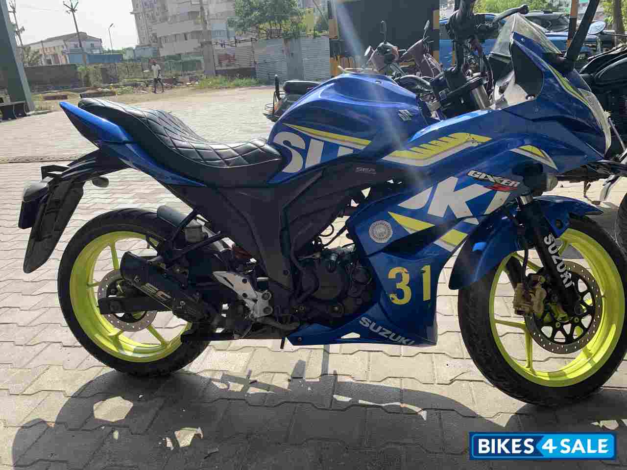 Blue Suzuki Gixxer SF