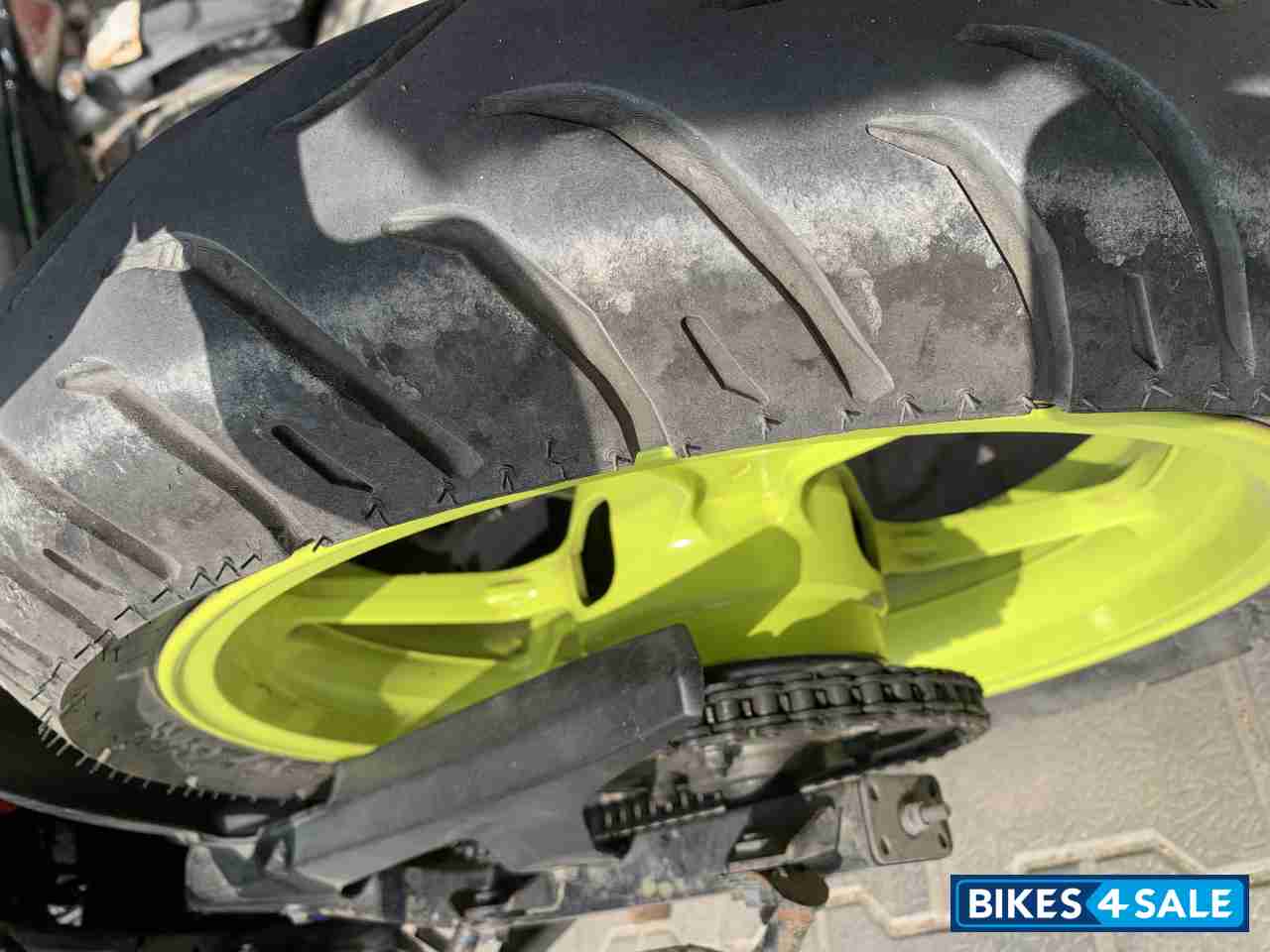 Blue Suzuki Gixxer SF