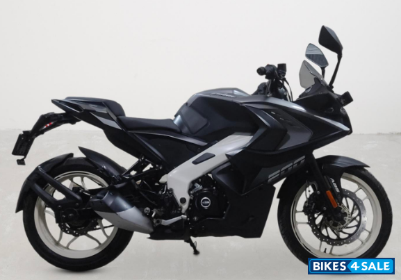 Bajaj Pulsar RS 200