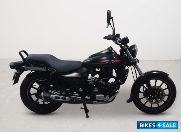 Bajaj Avenger Street 220