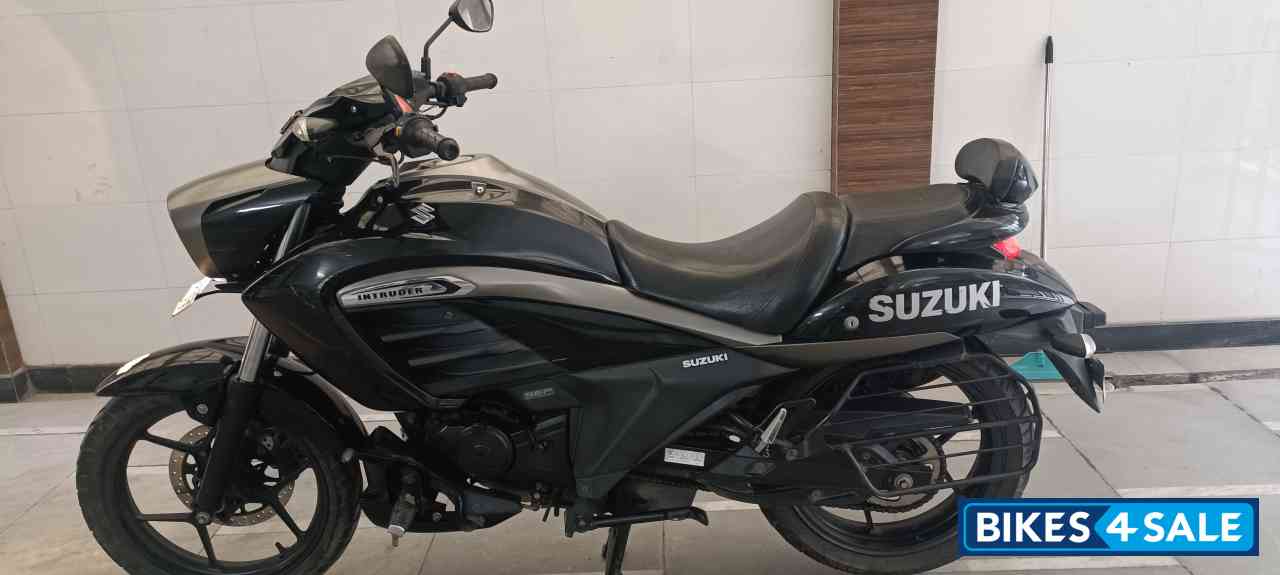 Suzuki Intruder 150 BS6