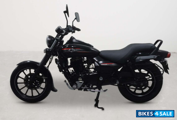 Bajaj Avenger Street 220