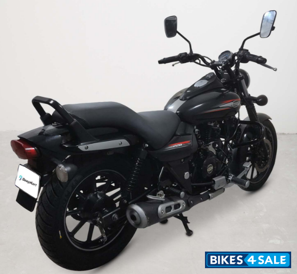 Bajaj Avenger Street 220