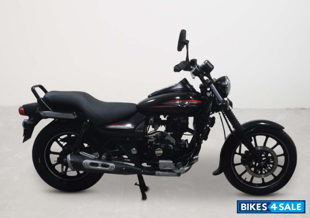 Bajaj Avenger Street 220