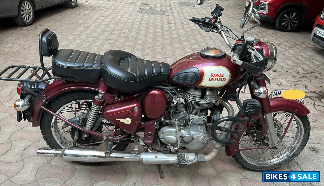 Maroon Royal Enfield Classic 500 Maroon Royal Enfield Classic 500