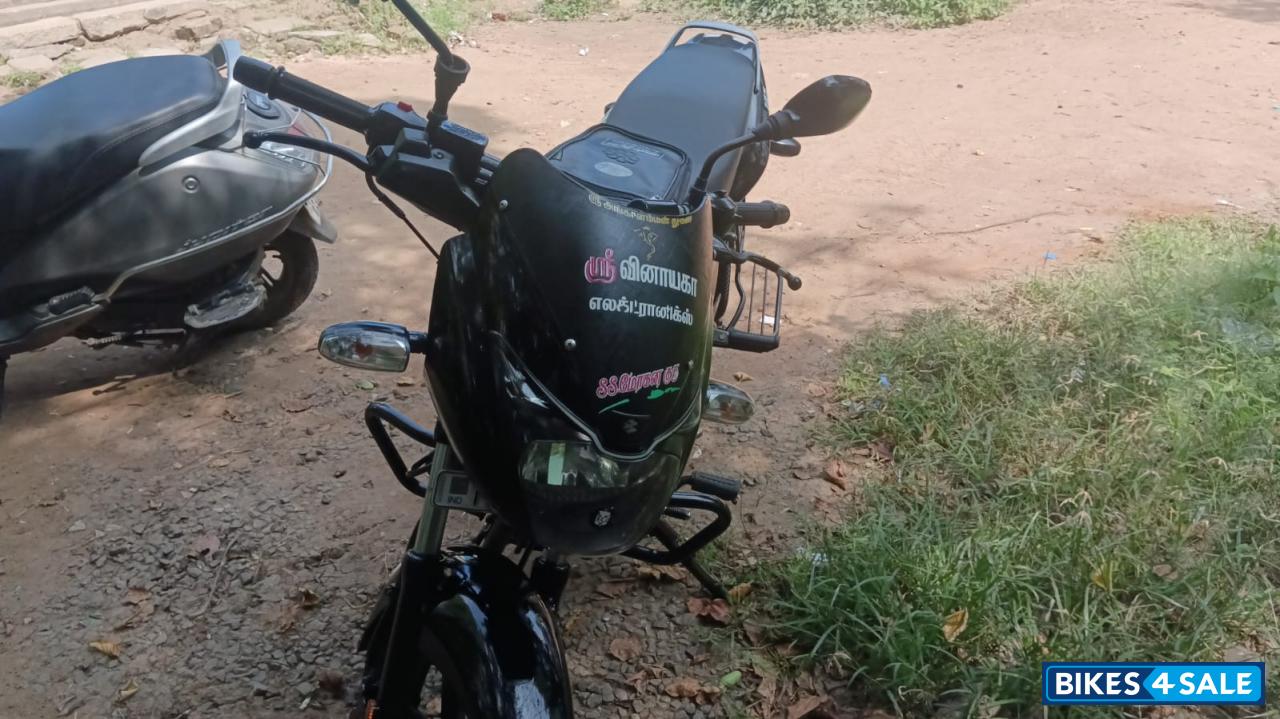 Black Bajaj Pulsar 125