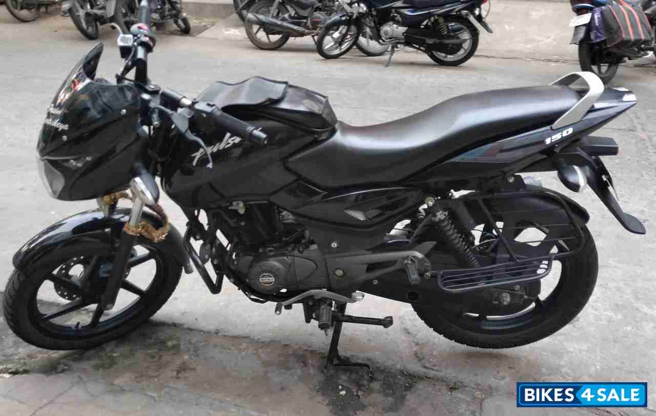 Bajaj Pulsar 150 Neon
