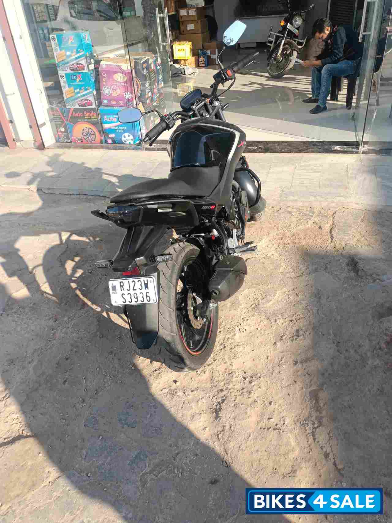 Hero Xtreme 160R Stealth Edition