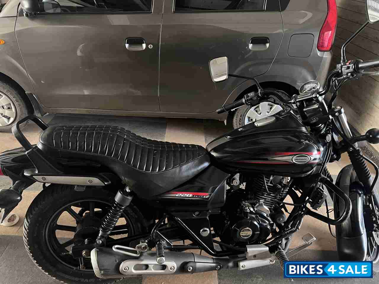 Bajaj Avenger Street 220