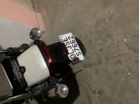 White Bajaj Avenger Cruise 220