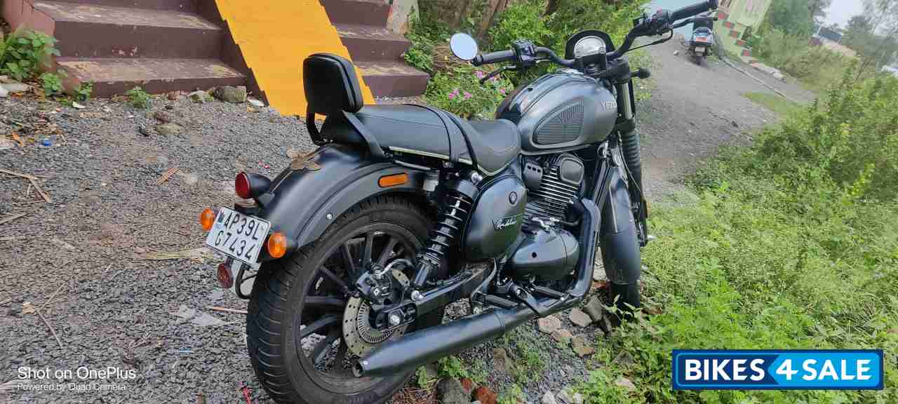 Yezdi Roadster Dark Yezdi Roadster Dark