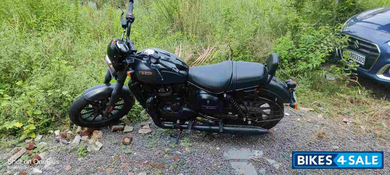 Yezdi Roadster Dark Yezdi Roadster Dark