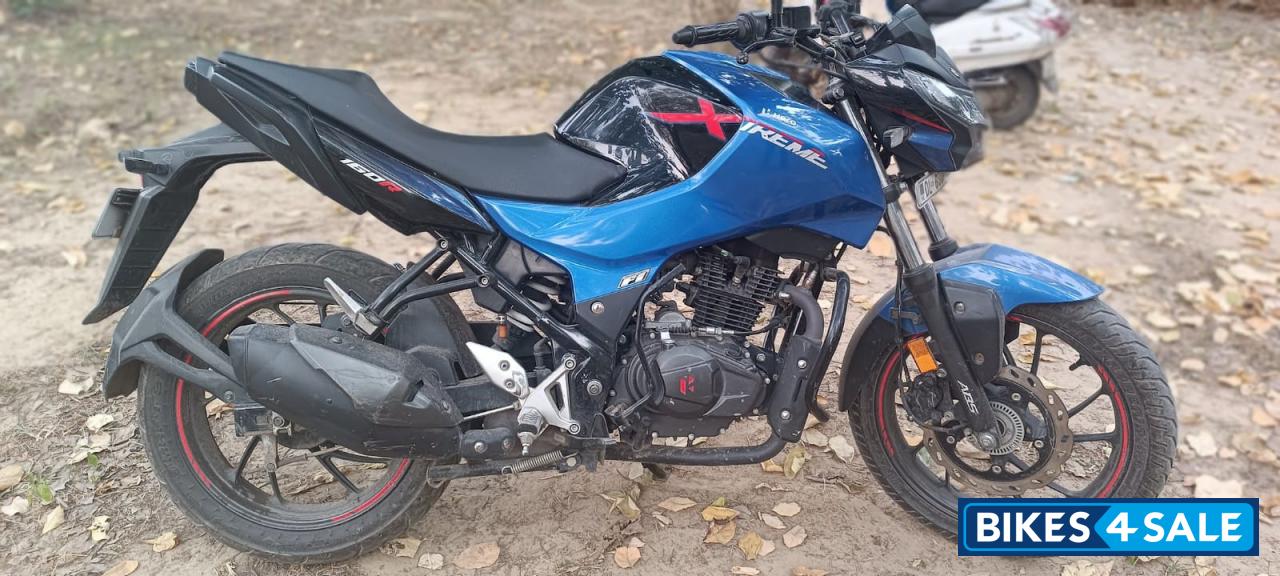 Blue & Black Hero Xtreme 160R BS6
