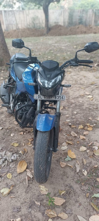 Blue & Black Hero Xtreme 160R BS6