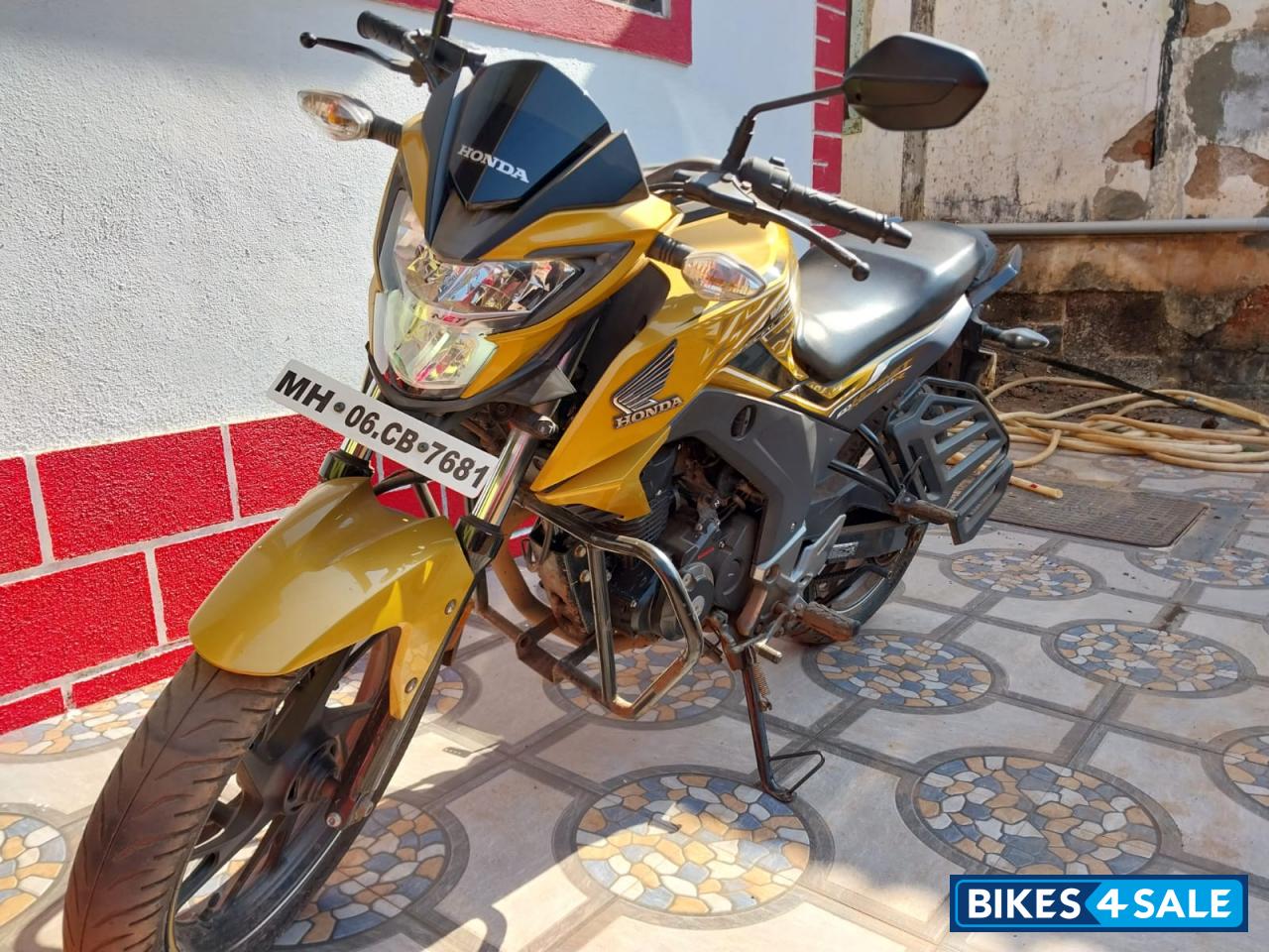 Honda CB Hornet 160R