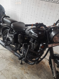 Royal Enfield Classic Stealth Black