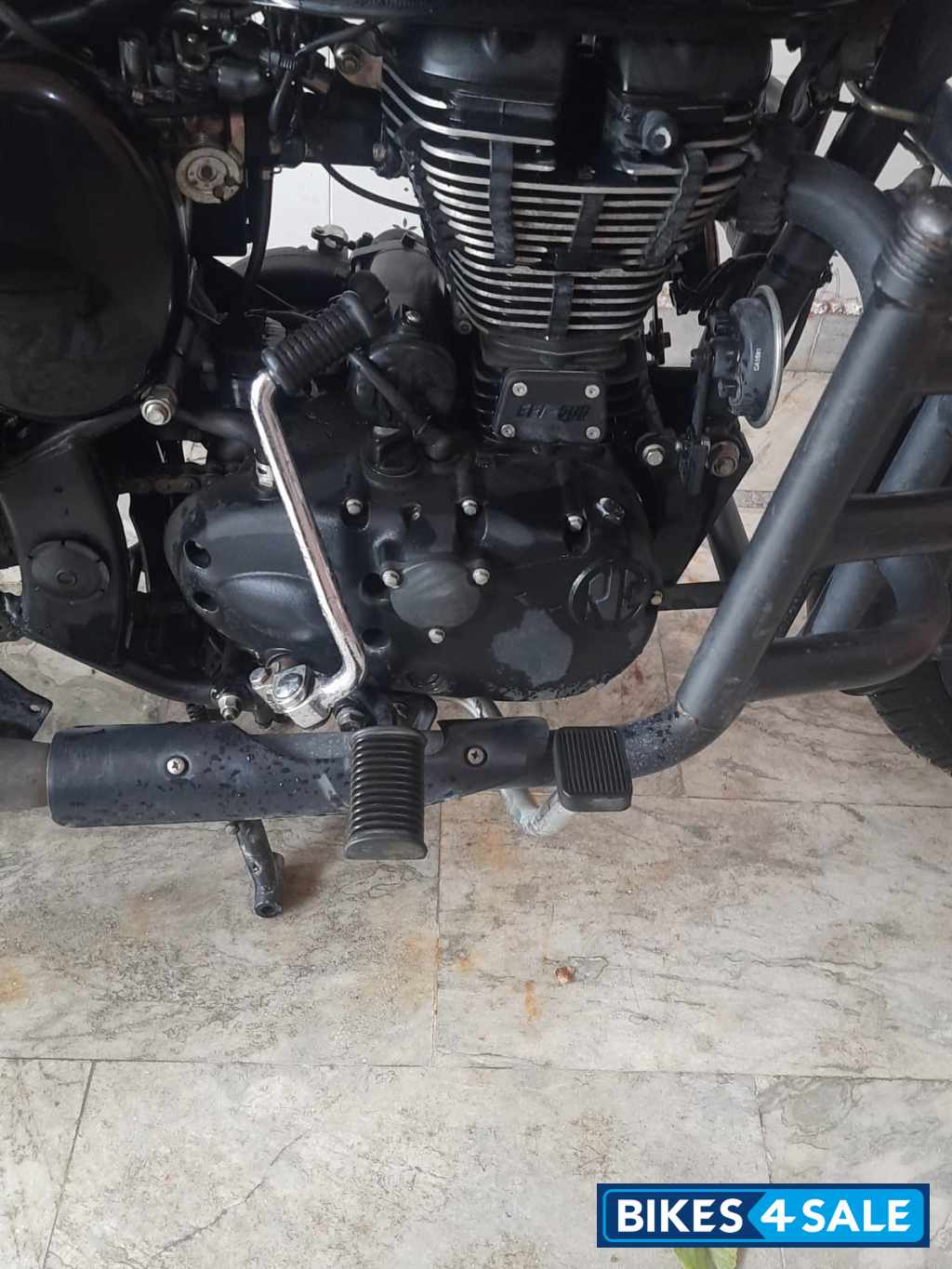 Royal Enfield Classic Stealth Black