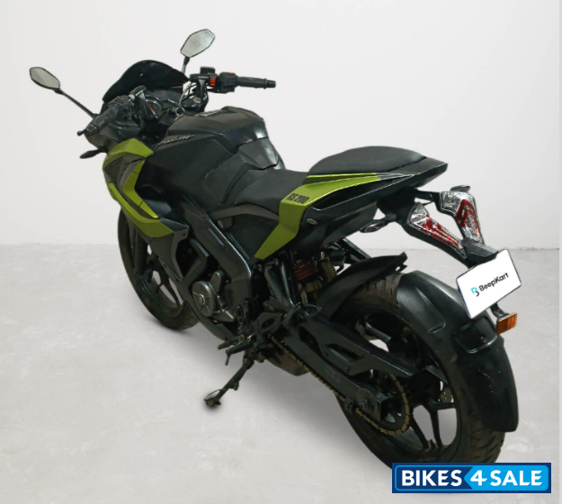 Bajaj Pulsar RS 200