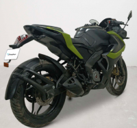 Bajaj Pulsar RS 200