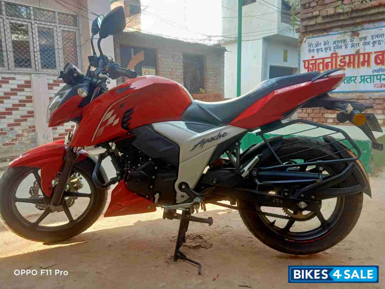 Red TVS Apache RTR 160 4V BS6