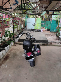 Black Bajaj Avenger Cruise 220