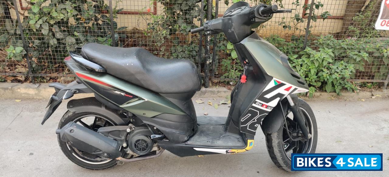 Green Aprilia SR 150